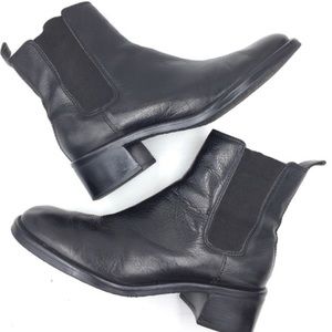 Vintage black leather Rockport Chelsea ankle boots